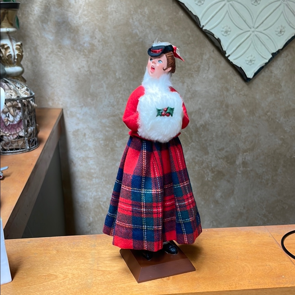 Simpich 1991 Young Lady Caroler Figurine in Festive Vintage Holiday Attire